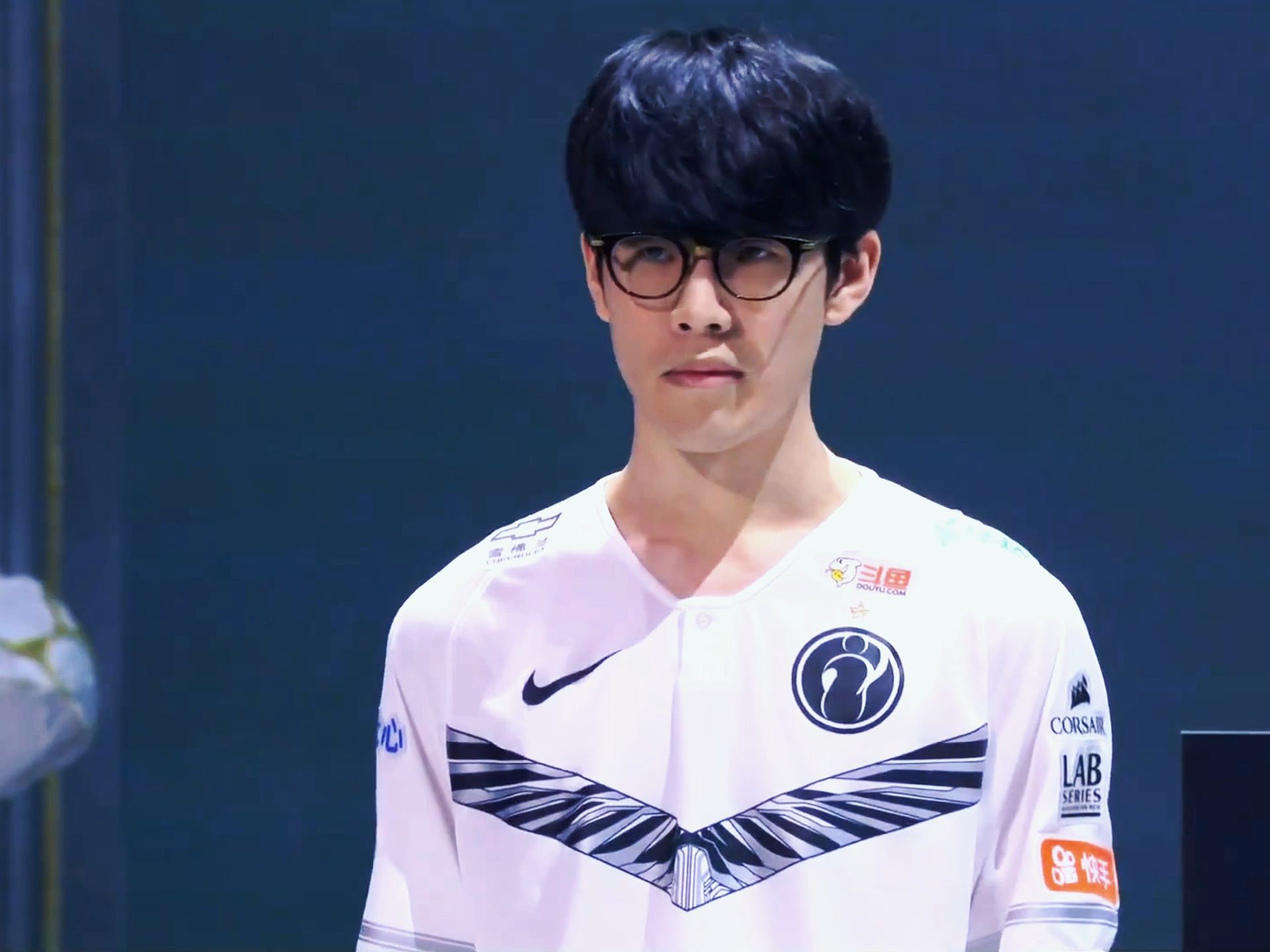 与亚历山德 与亚历山德