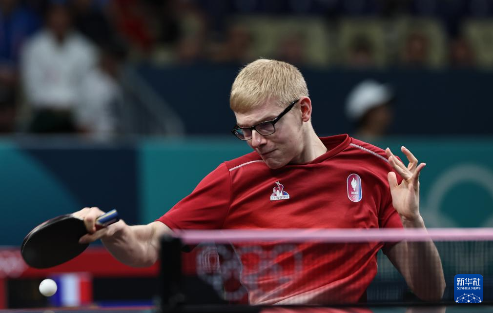 体坛联播｜曼城晋级足总杯半决赛,巴萨3分领跑西甲.